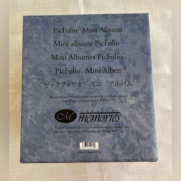 Creative Memories red and blue/grey picfolio 2 mini albums, new in box, 4x4 - Picture 2 of 7